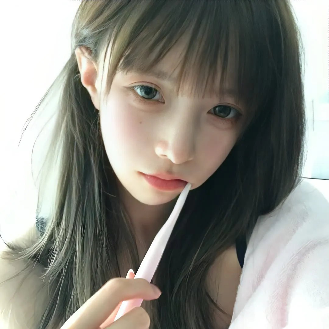 进击的皇后之真假皇后 海报